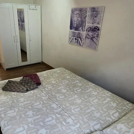 Apartment Casa Roja 2 - Quiet Resort, Central, Parking