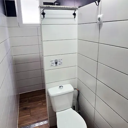 Casa Roja 2 - Quiet Resort, Central, Parking Apartment