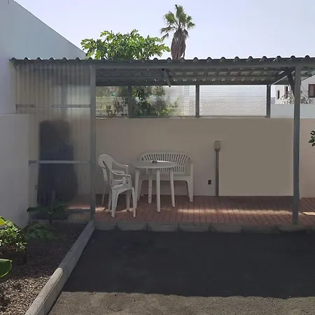 Casa Roja 2 - Quiet Resort, Central, Parking Apartment Tias