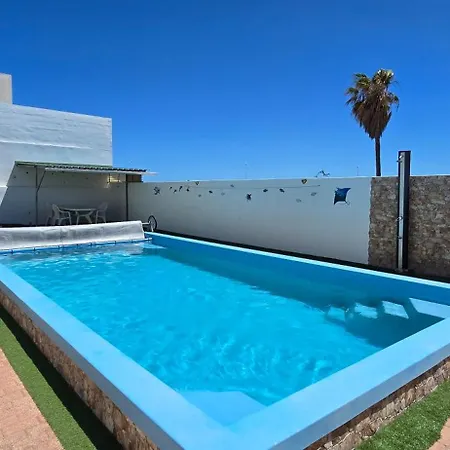 Apartment Casa Roja 2 - Quiet Resort, Central, Parking