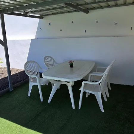 Casa Roja 2 - Quiet Resort, Central, Parking Apartment *