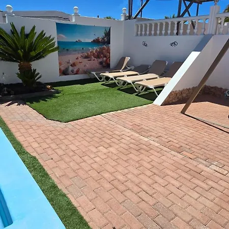 Casa Roja 2 - Quiet Resort, Central, Parking *